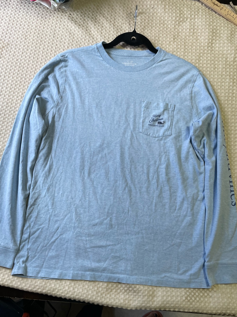 VINEYARD VINES
Boys' Woody & Gifts Long Sleeve
Pocket Tee